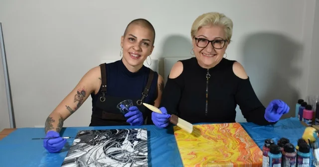 Meme kanseriyle mücadele eden anne kız sanatla moral buluyor İzmir Haberleri