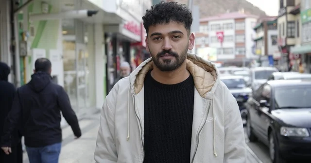 Gümüşhane de kadın cinayetini meyve kasalarıyla engelleyen esnaf o anları anlattı Biz meyve kasalarıyla müdahale etmeseydik karısını tekrar tekrar bıçaklayacaktı Gümüşhane Haberleri