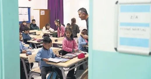 MEVLÜT TEZEL Ara tatiller neden kaldırılmalı?