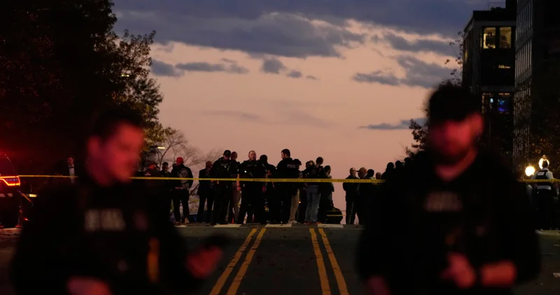 ABD, iki Ulusal Muhafız ın vurulduğu saldırı sonrası tüm Afganların göçmenlik işlemlerini durdurdu Dış Haberler