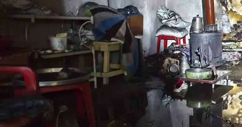 Evdeki odun sobasından çıktığı değerlendirilen yangında 80 yaşındaki kadın öldü