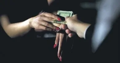 YÜKSEL AYTUĞ Neredesiniz kadın dernekleri?