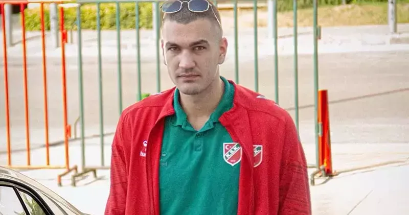 Karşıyaka da Naumoski oynamadan gitti