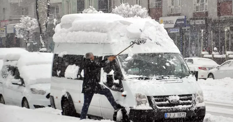 Kara kış resmen bastırdı! Şehir merkezleri beyaza büründü, onlarca köye ulaşım yok
