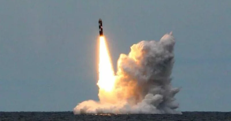 3 bin 500 kilometre menzilli balistik füze denizaltıdan fırlatıldı Sözcü Gazetesi