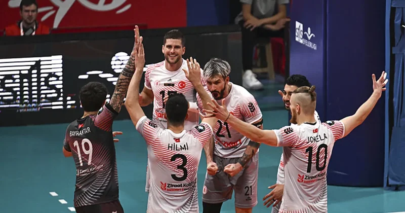 Efeler Ligi nde ilk yarının lideri Ziraat Bankkart!