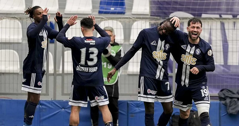 Fatih Terim sürpriz yaptı: Sarıyer kümeden kurtuldu