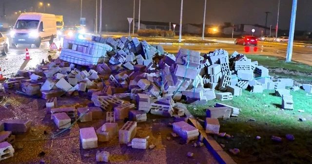 Aksaray da tır ile servis aracı çarpıştı: 2 yaralı Aksaray Haberleri