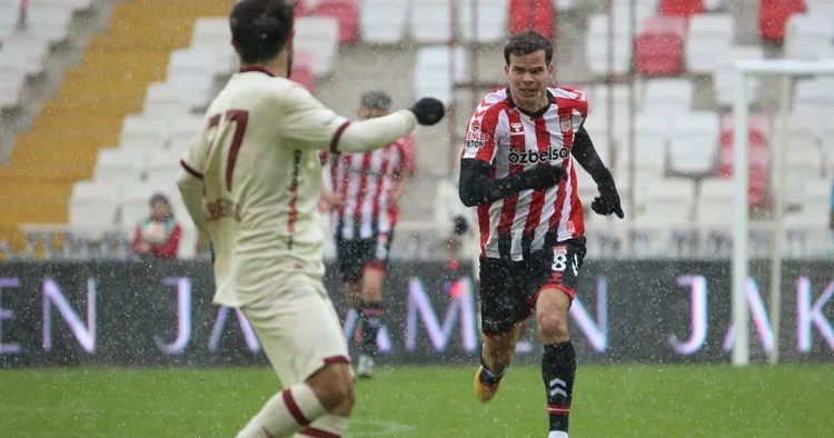 Özbelsan Sivasspor evinde 2 golle kazandı!