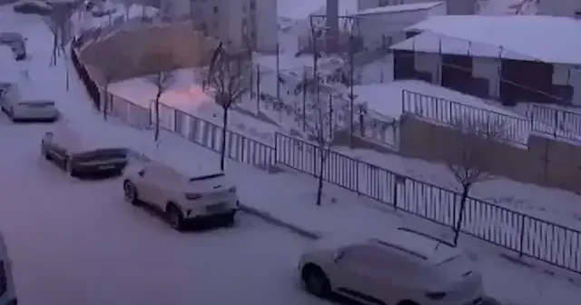 Ağrı kar yağışıyla beyaza büründü VİDEO İZLE