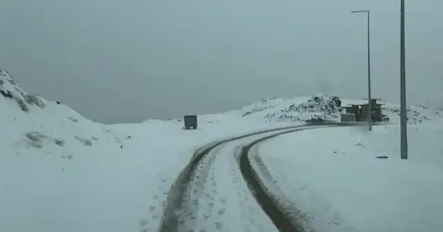 Hakkari beyaza büründü: Kar yağışı yaşamı zorlaştırdı VİDEO İZLE