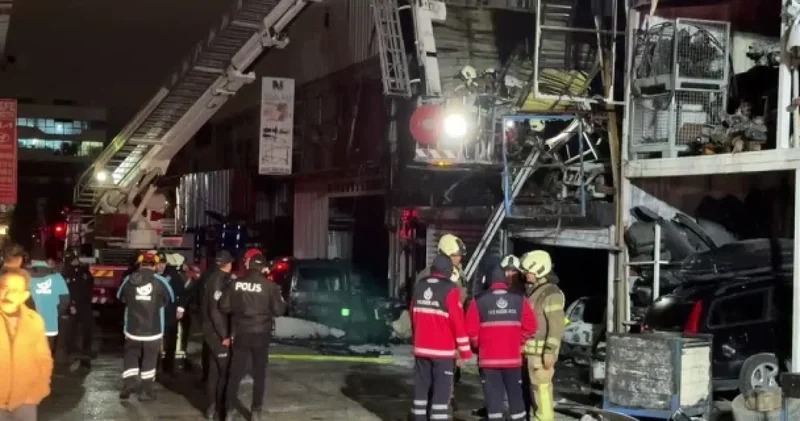 Son Dakika Başakşehir deki oto sanayi yangınında bir kişi yaşamını yitirdi