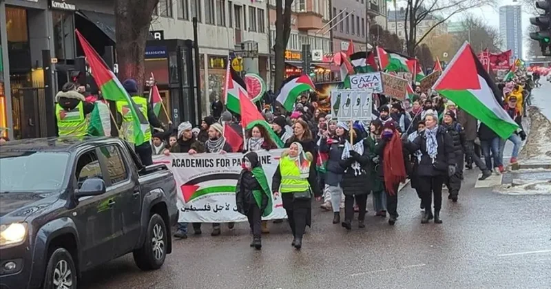 İsveç te ateşkesi ihlal eden İsrail protesto edildi