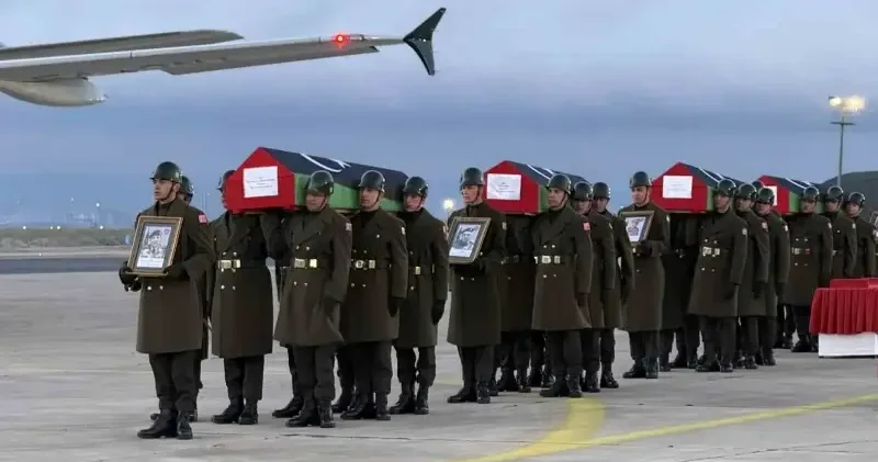 Ankara’da uçak kazasında hayatını kaybeden Libyalı askerler resmi törenle ülkelerine uğurlandı Gündem Haberleri