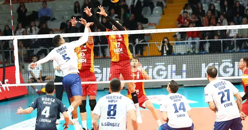 Efeler Ligi nde ilk devre sona erdi