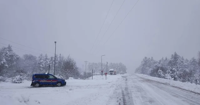 Karabük te 112 köy yolu ukaşıma kapandı Karabük Valiliği: Zorunlu olmadıkça trafiğe çıkmayın Karabük Haberleri