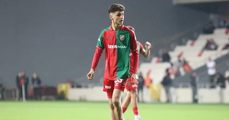 Karşıyakalı Adem Yeşilyurt a yurt dışında ilgi!