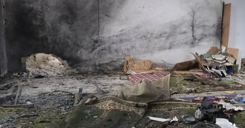 Humus taki cami saldırısını, HTŞ den ayrılanların kurduğu Ensar ı Sünnet Tugayları üstlendi