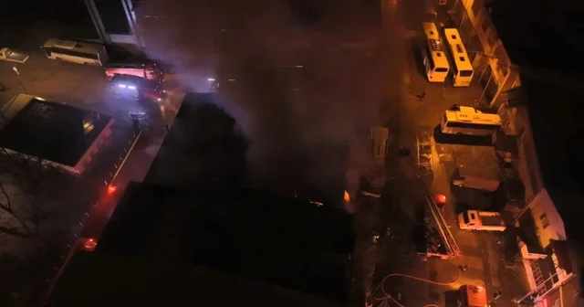 Oto yedek parça dükkanında çıkan yangın, bitişiğindeki iş yerine sıçradı Bursa Haberleri