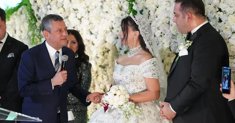 CHP Genel Başkanı Özgür Özel İzmir de nikah törenine katıldı