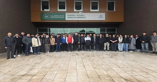 Bilişim Teknolojileri MYO öğrencileri Gençlik Merkezi nde incelemelerde bulundu Karabük Haberleri