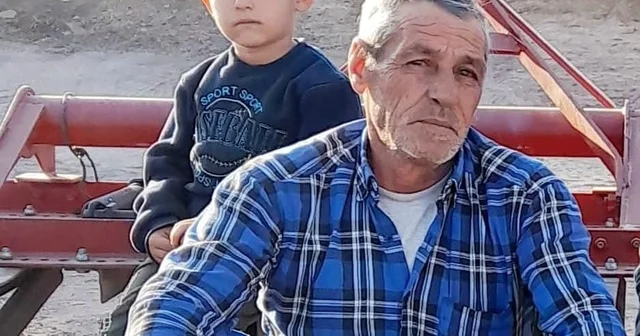 Tahliye edilen babasını almaya giderlerken kazada ölen Mehmet ile amca ve dedesi defnedildi Manisa Haberleri