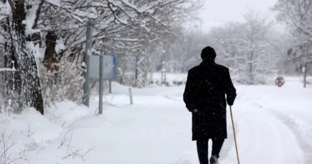 Erzincan beyaza büründü: Geçitlerde karla mücadele seferberliği Erzincan Haberleri