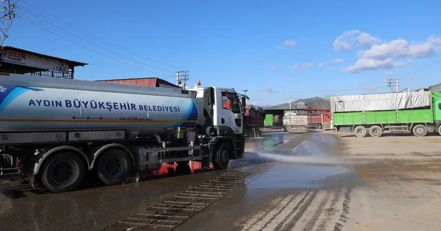 Büyükşehir ekipleri Acarlar Hali ni temizledi Aydın Haberleri