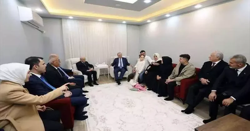 Cumhurbaşkanı Erdoğan ve Bahçeli, Hatay’da depremzede aileyi ziyaret etti