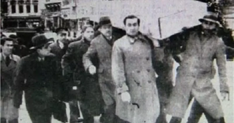 İstiklal Şairi çıplak tabutla uğurlanmıştı