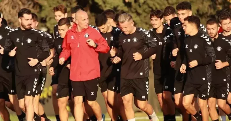 Bir dönem Süper Lig devlerine kök söktüren Altay a büyük şok! 18 puan silme ve küme düşme cezası alabilir Fanatik Gazetesi Futbol Haberleri Spor