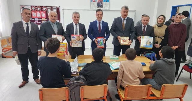 Suluova Kaymakamlığı, özel öğrencilere eğitim materyalleri hediye etti Amasya Haberleri