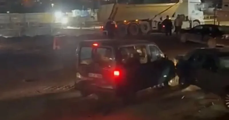 Kocaeli de öfkeli sürücü dehşeti: Aracı üzerlerine sürdü! Ortalık savaş alanına döndü