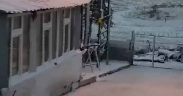 Başkentliler güne karla uyandı VİDEO İZLE