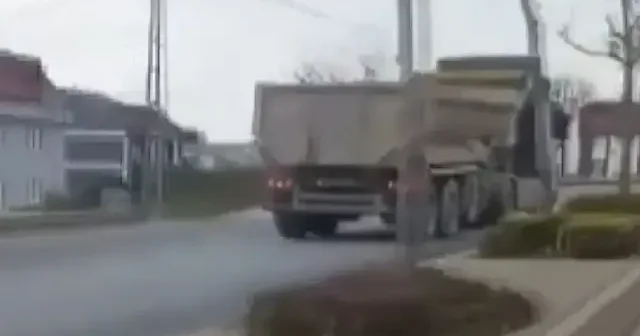 Arnavutköy de kamyon şoförü ters yöne girip kilometrelerce ilerledi: O anlar kamerada VİDEO İZLE