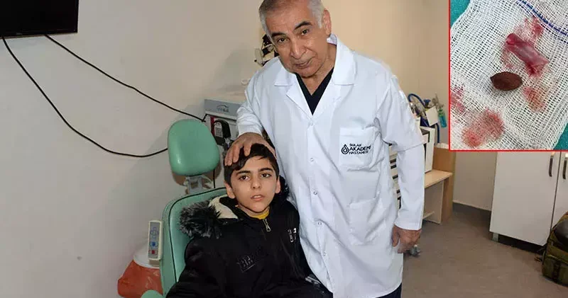 Kaşıntı şikayetiyle hastaneye giden Emirhan ın burnundan çekirdek ve pipet parçası çıktı