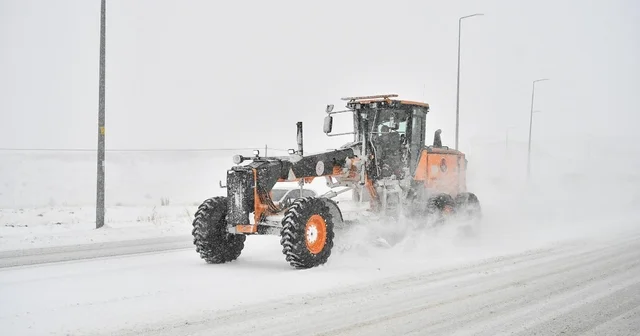 Büyükşehirin karla mücadele ekipleri tam kadro sahada Kayseri Haberleri