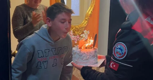 Motorize polis ekibinden merhum silah arkadaşlarının çocuğuna sürpriz kutlama Aydın Haberleri