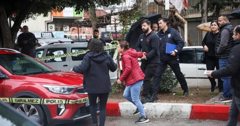 Kadın Eşinin Ölümüne Gözyaşlarıyla Tepki Verdi