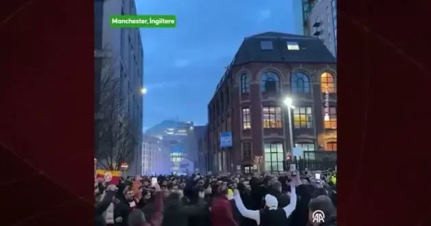 Galatasaray taraftarından İngiltere de Filistin e destek