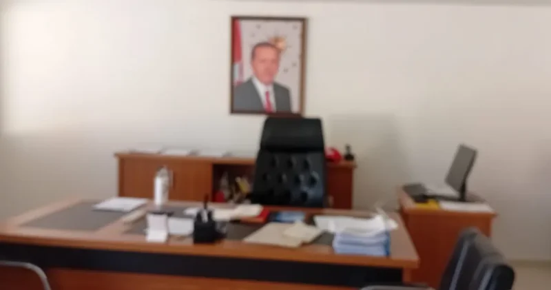 Atatürk ün portresini kaldıran bürokrattan skandal savunma