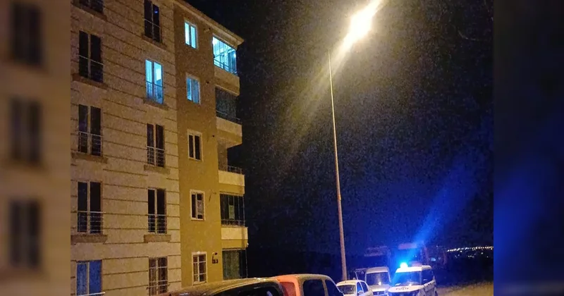 Çorum da facia ucuz atlatıldı: Yorgun mermi 2 kişiyi teğet geçti