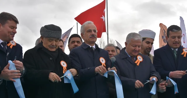 Bakan Uraloğlu: Bölünmüş yol ağımızı, 30 bin kilometrenin üzerine çıkarmanın gururunu yaşıyoruz Aksaray Haberleri