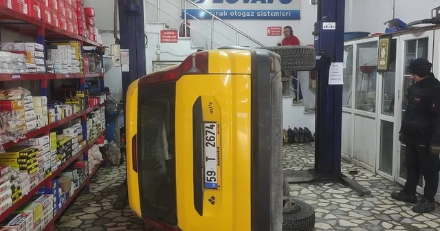 Bakım için servise bırakılan taksi liftten düştü Tekirdağ Haberleri