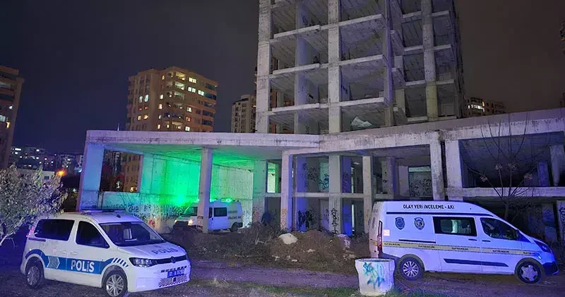 2 metre derinliğinde su biriken inşaatın bodruma düşüp, boğuldu