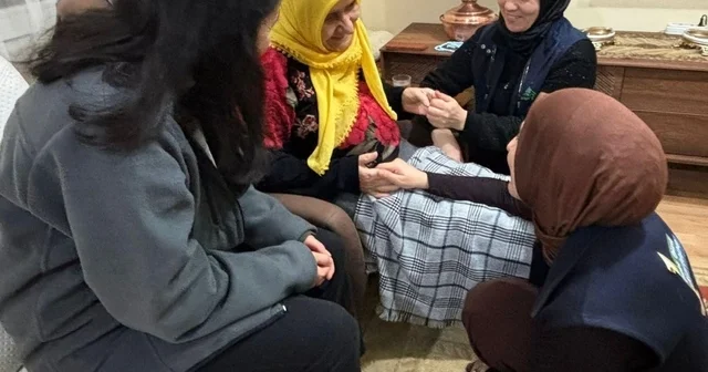 Kartepe de Alo Evlat ekiplerinden yaşlılara evde sağlık ve bakım desteği Kocaeli Haberleri