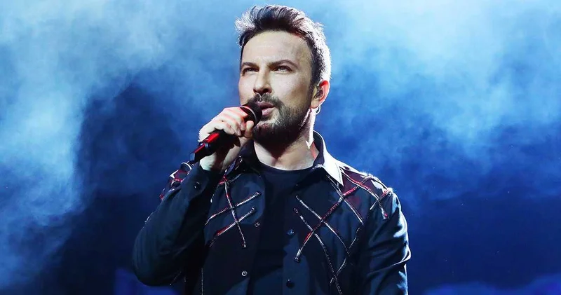 Tarkan konserinde sürpriz üstüne sürpriz! Geceye damga vurdular