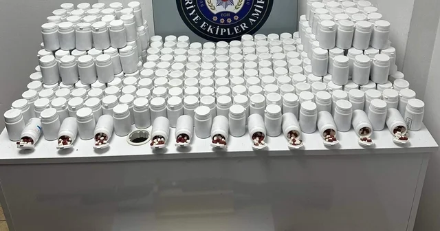 İzmir de durdurulan araçtan binlerce uyuşturucu hap çıktı İzmir Haberleri