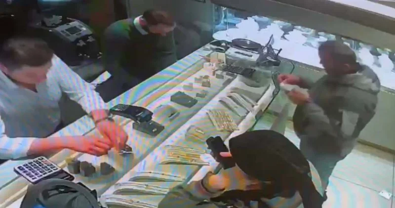 İl il gezip dolandırmadığı kuyumcu kalmadı! Sahte altın oyunu Kapalıçarşı da ortaya çıktı