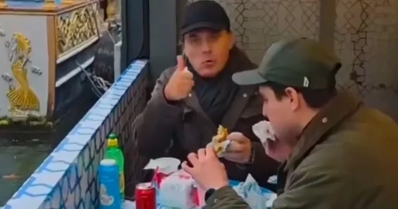 Montella Eminönü nde balık ekmek keyfi yaptı: Taraftar endişelendi